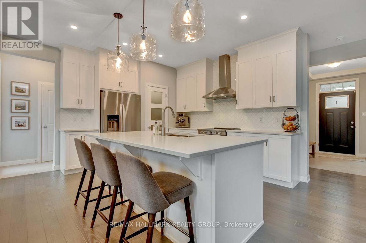 Photo 14 of 716 Kirkham Crescent, Ottawa ON