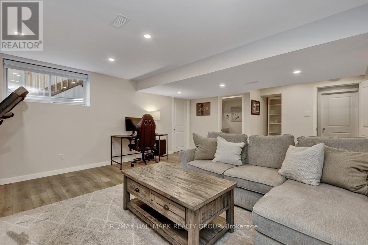 Photo 36 of 716 Kirkham Crescent, Ottawa ON