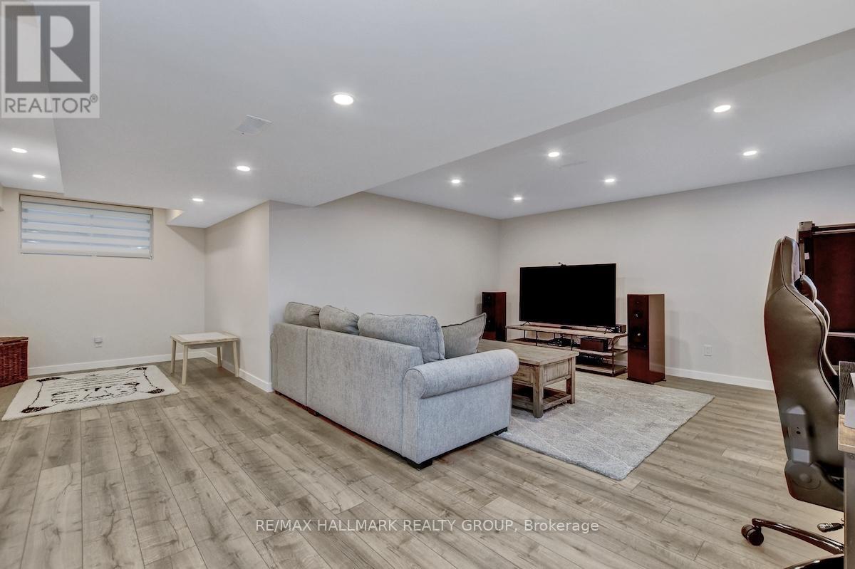 Photo 34 of 716 Kirkham Crescent, Ottawa ON