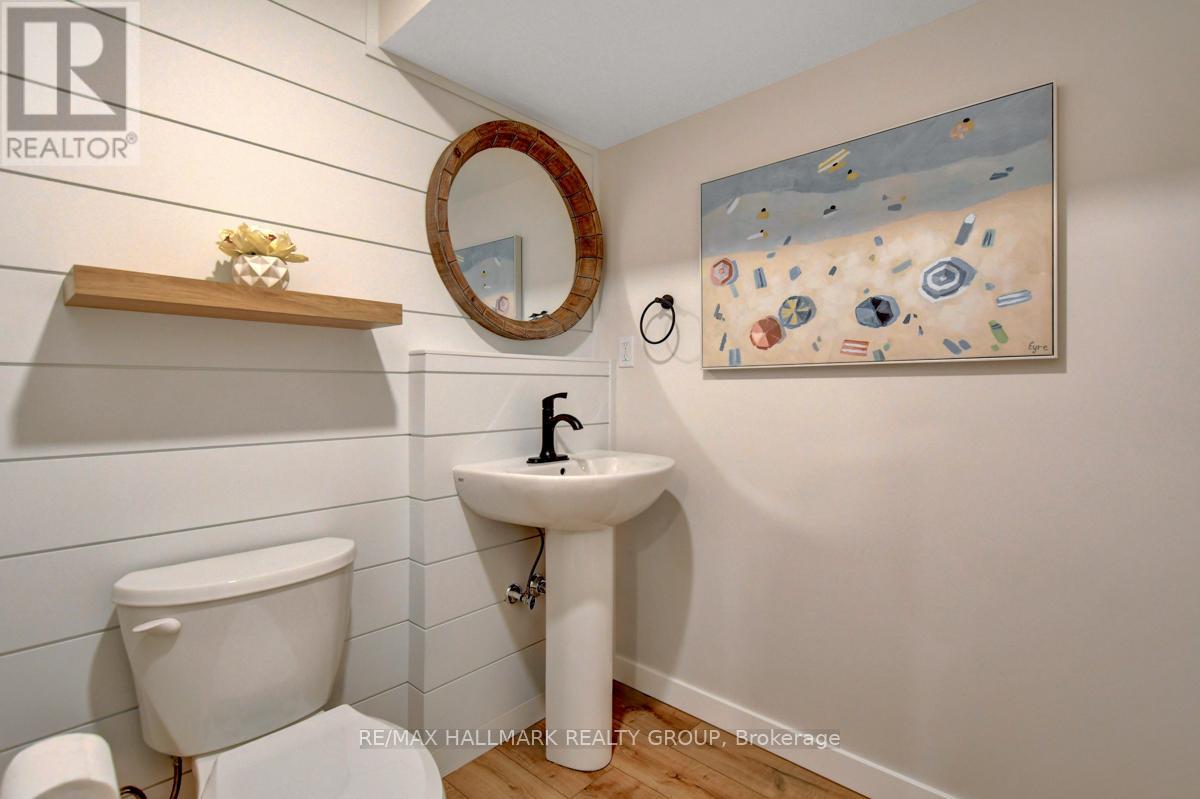 Photo 37 of 716 Kirkham Crescent, Ottawa ON