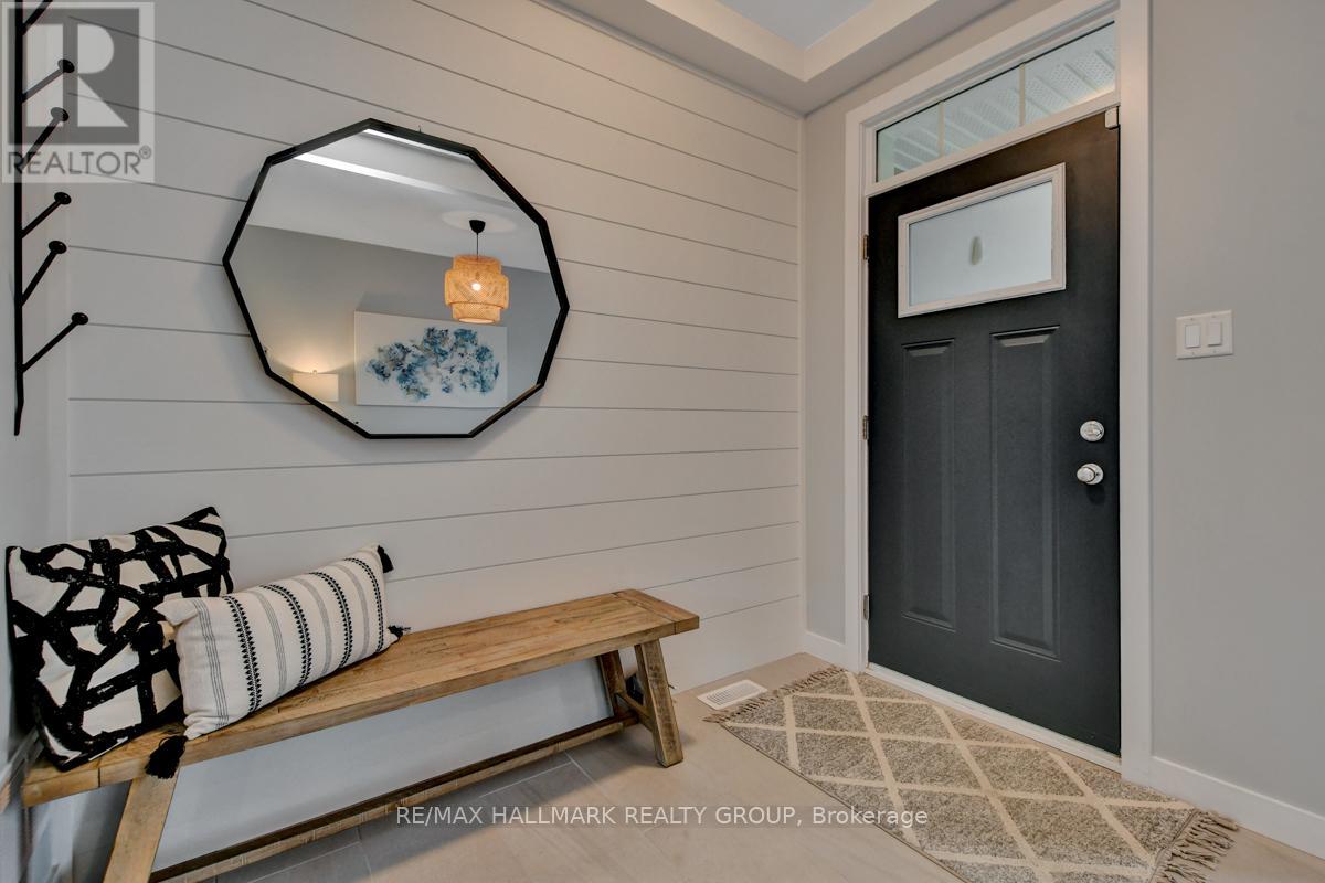 Photo 3 of 716 Kirkham Crescent, Ottawa ON