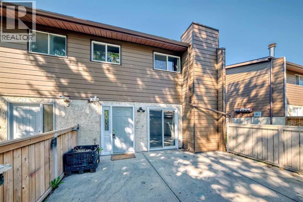 Single Family House for Sale in    Avenue SE Penbrooke Meadows Calgary 