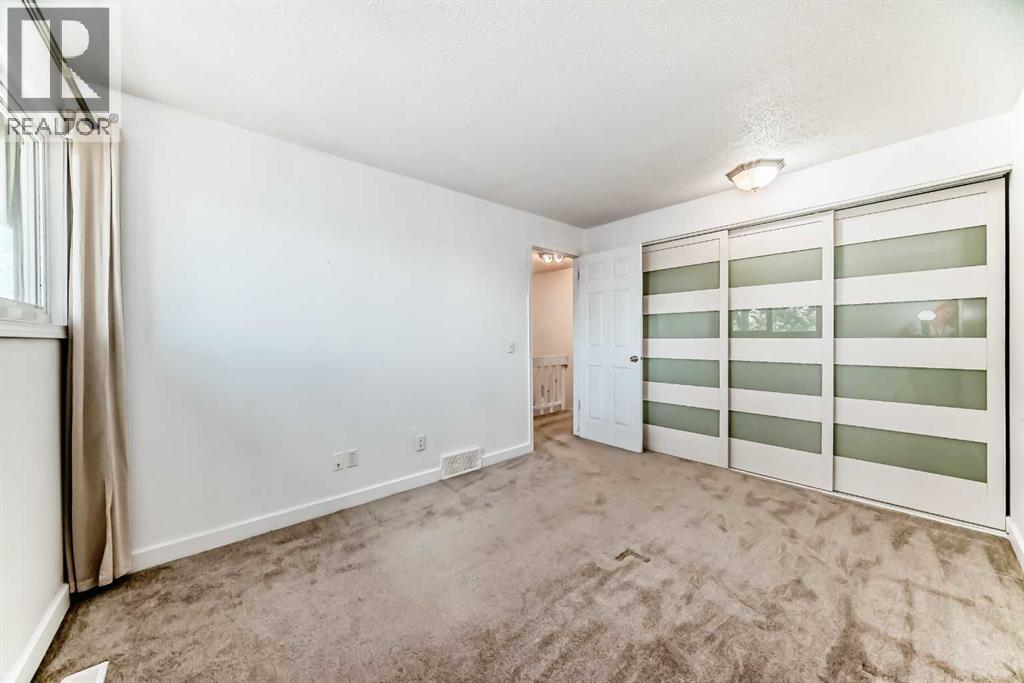 Single Family House for Sale in    Avenue SE Penbrooke Meadows Calgary 