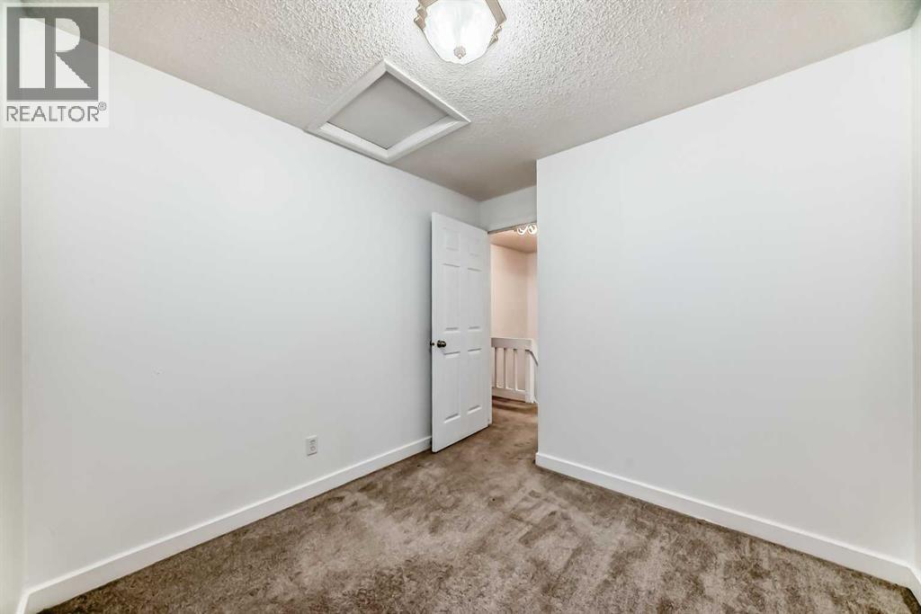 Single Family House for Sale in    Avenue SE Penbrooke Meadows Calgary 