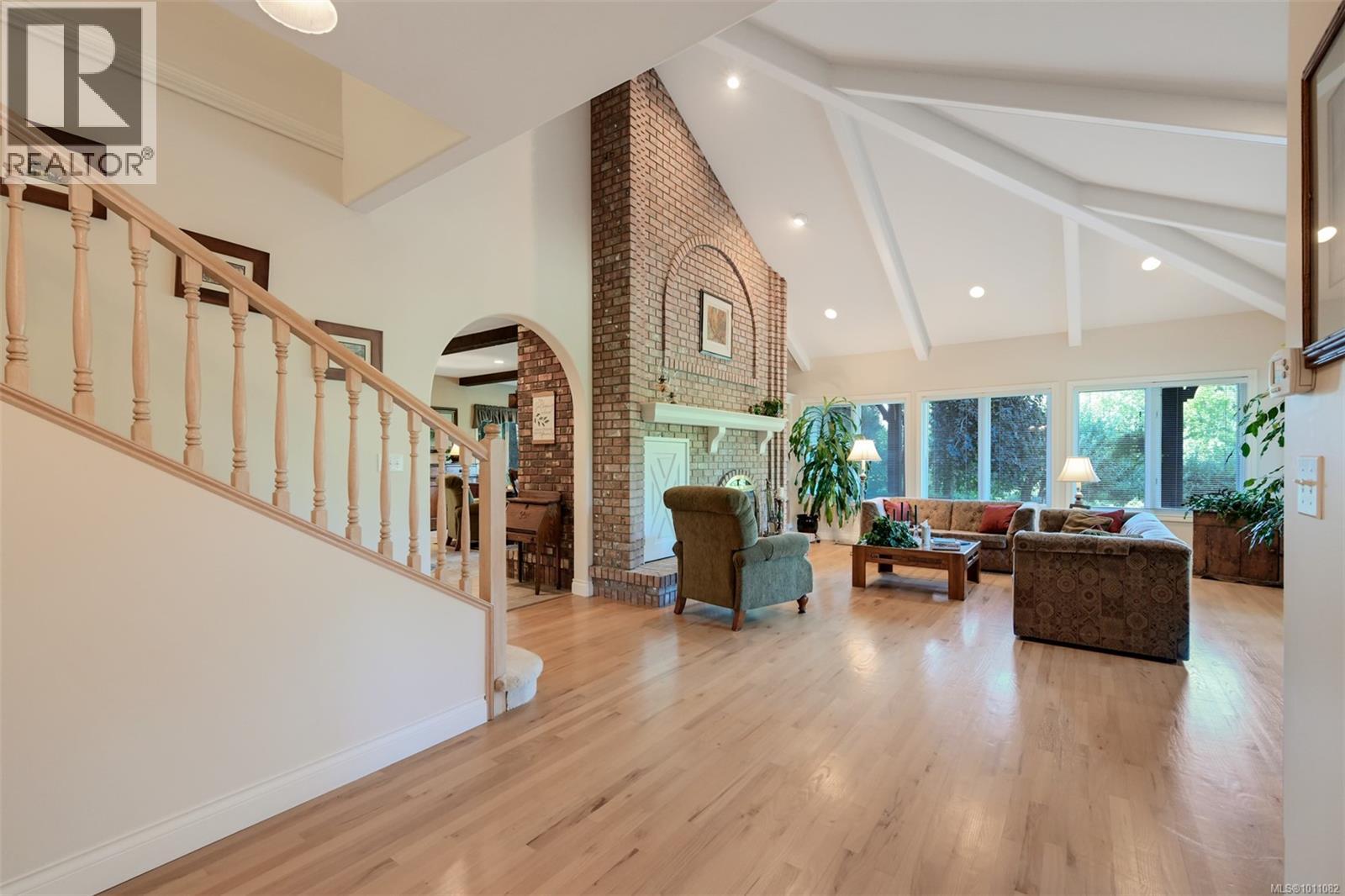 Photo 10 of 7003 Mays Rd, Duncan BC