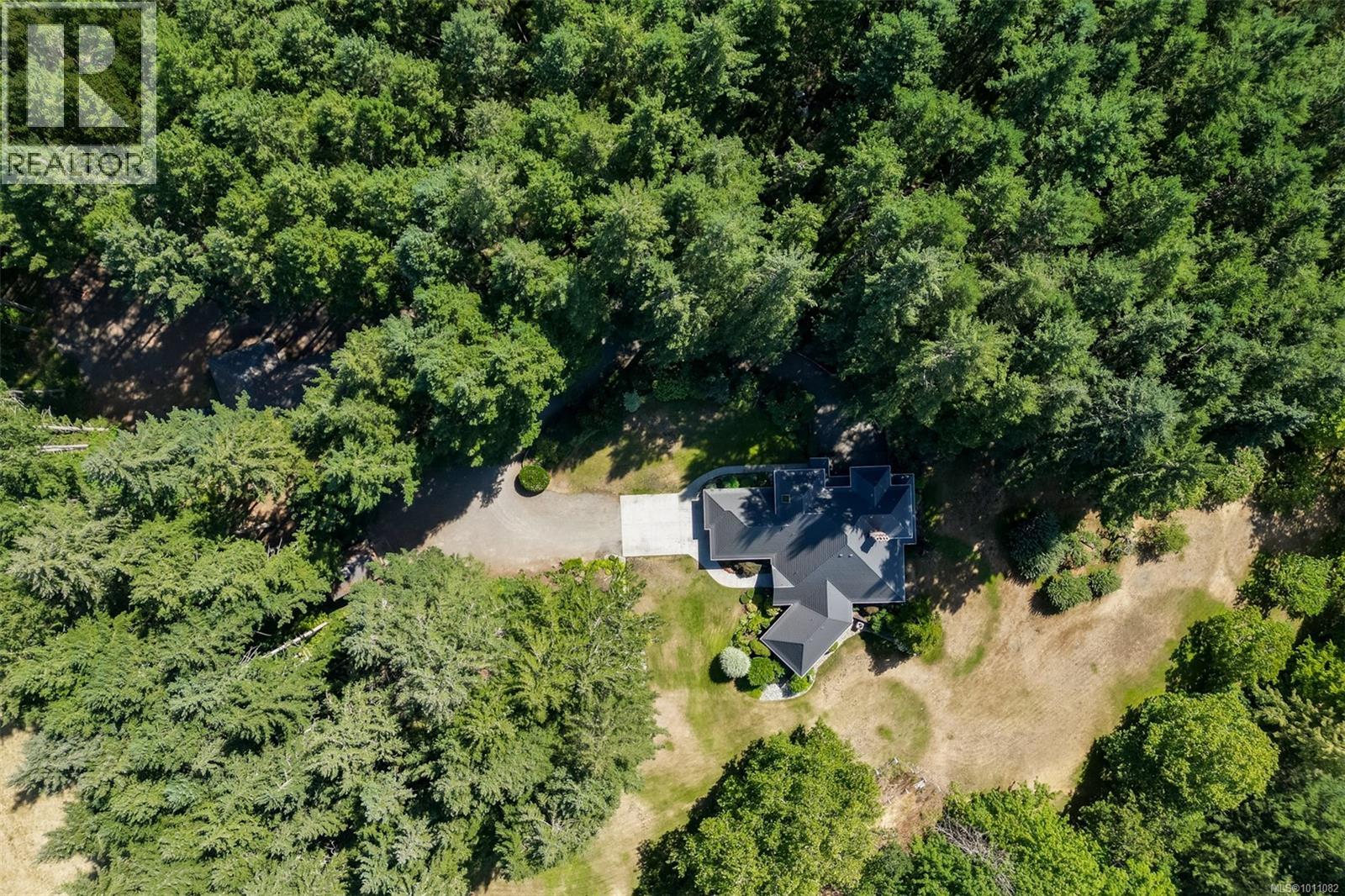 Photo 2 of 7003 Mays Rd, Duncan BC