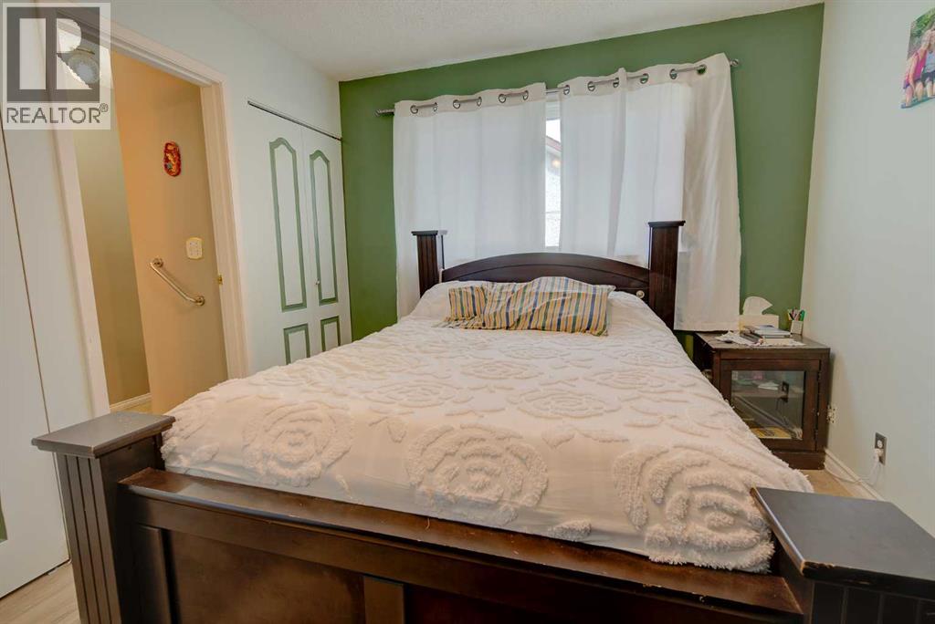 Single Family House Bungalow for Sale in   Avenue Glendale Red Deer 