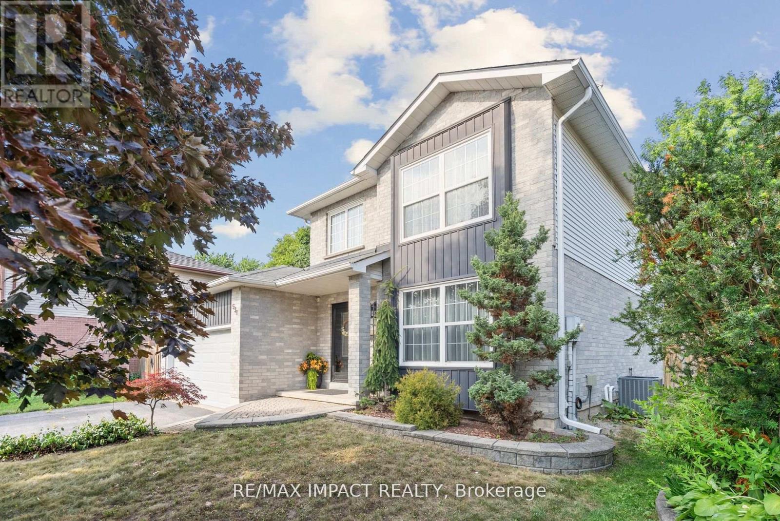 Photo 2 of 531 Crimson Court, Oshawa ON