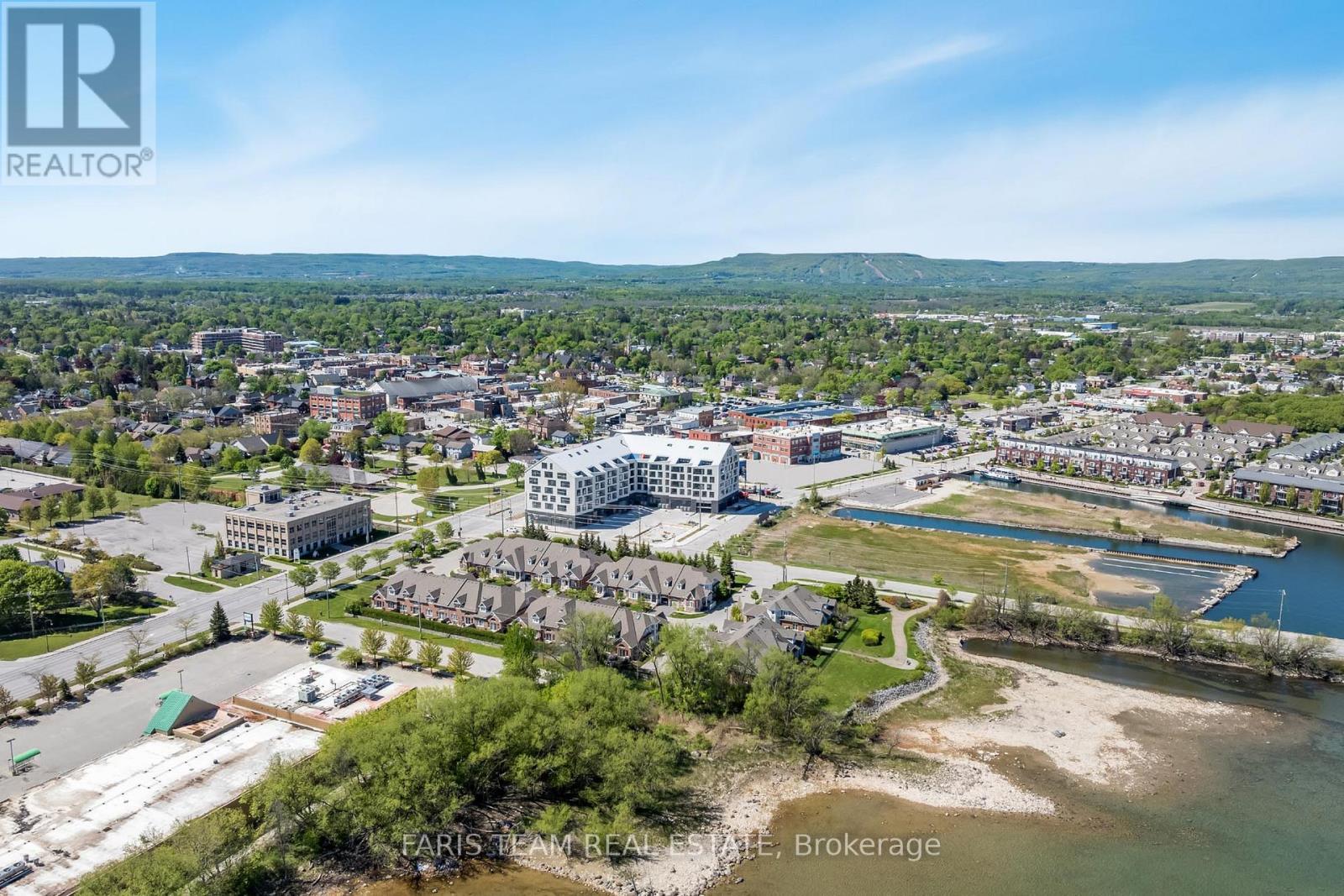 Photo 19 of 325 31 Huron Street, Collingwood ON