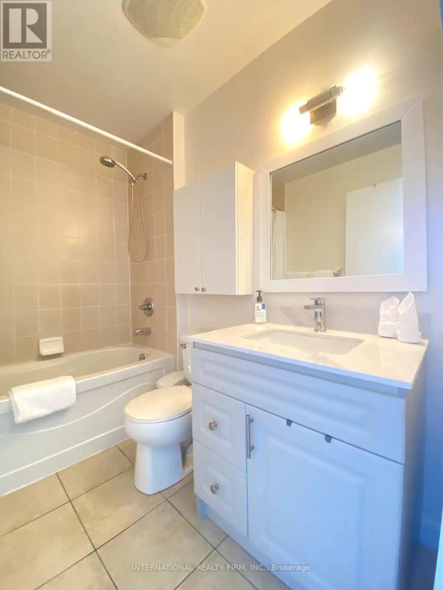Photo 8 of Uph 11 80 Western Battery Road, Toronto ON