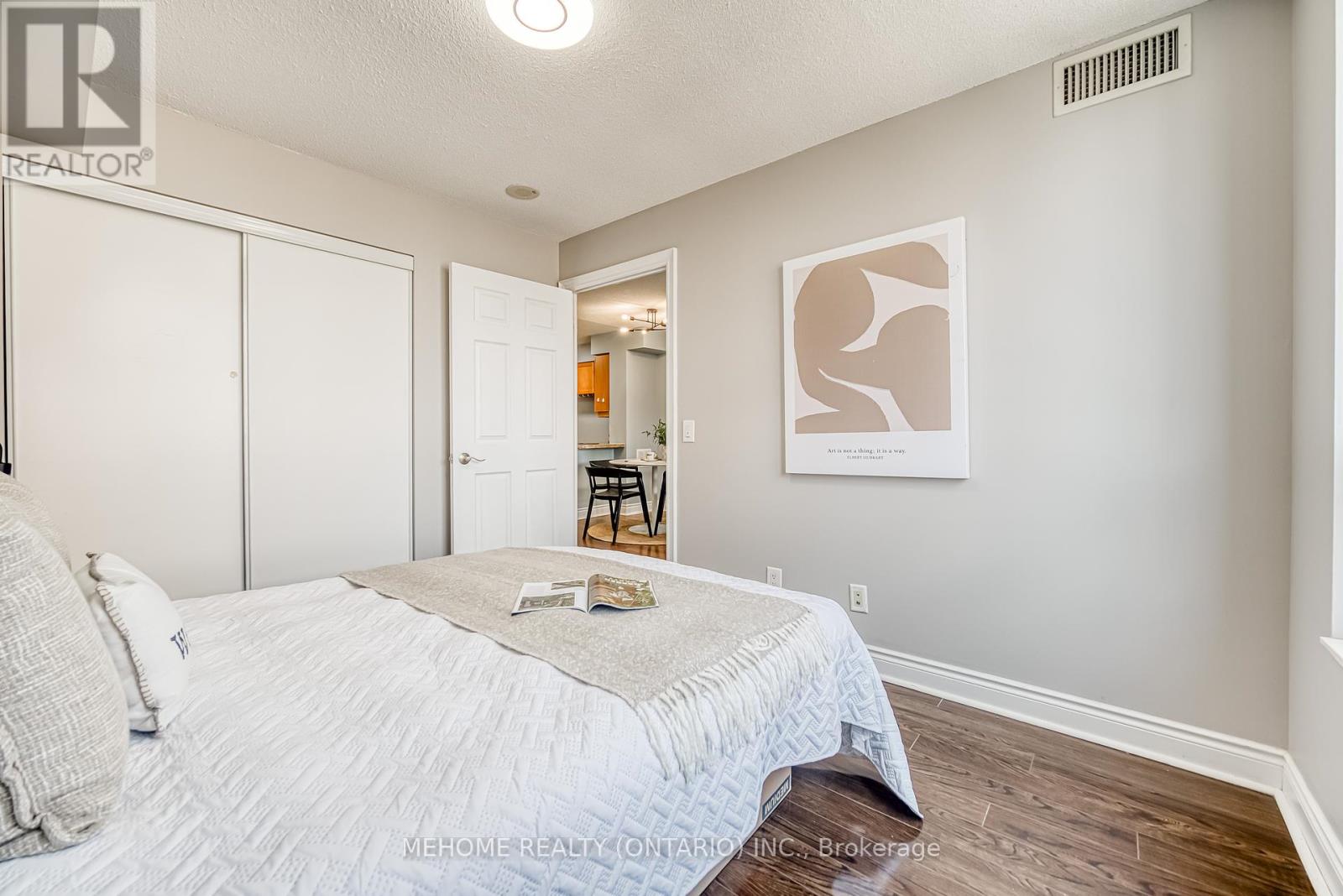 Photo 29 of 1025 25 Greenview Avenue, Toronto ON