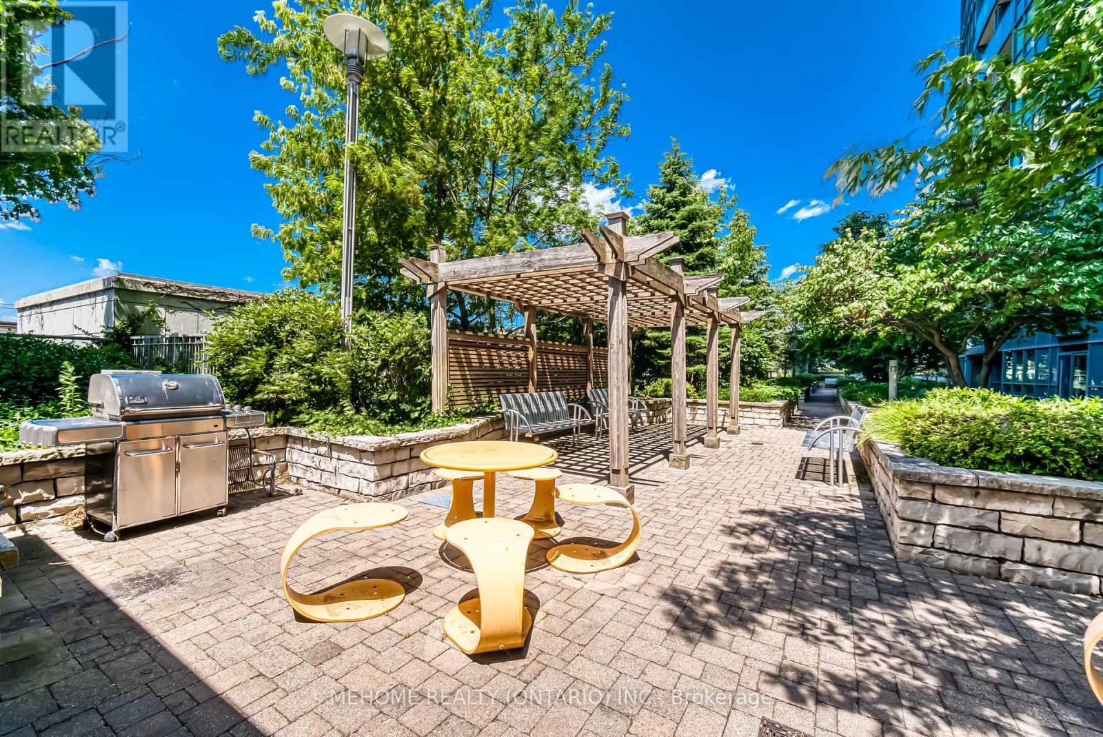 Photo 42 of 1025 25 Greenview Avenue, Toronto ON