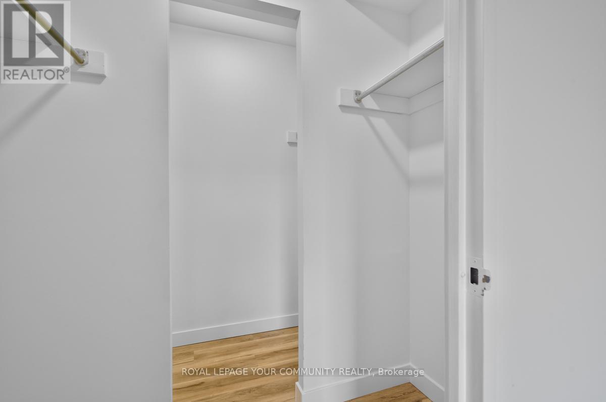Photo 18 of 205 1535 Lakeshore Road E, Mississauga ON