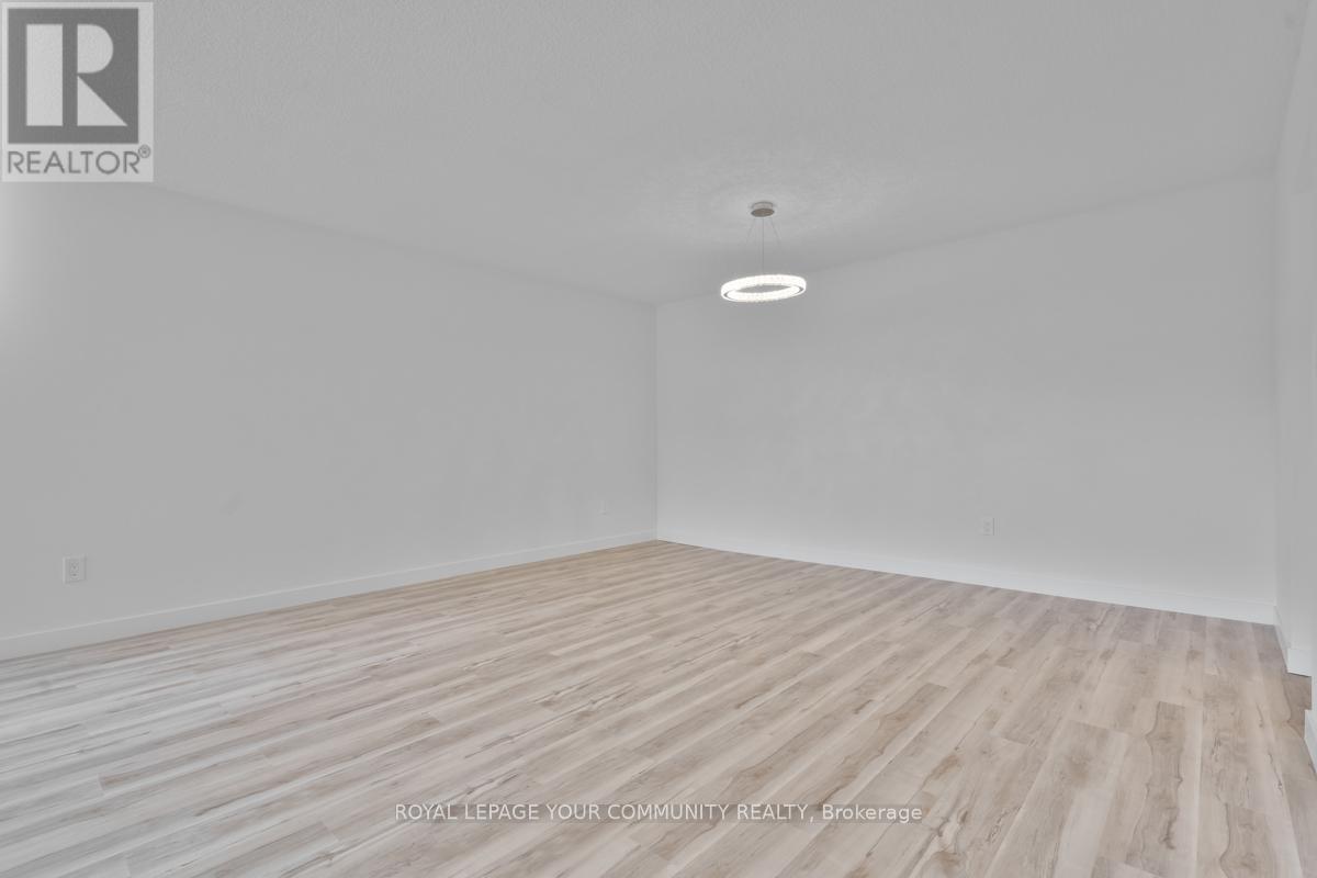 Photo 8 of 205 1535 Lakeshore Road E, Mississauga ON