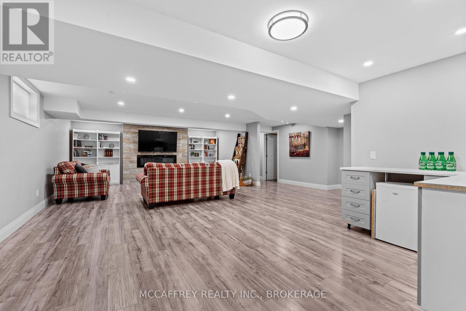 Photo 27 of 25 Staikos Court, Greater Napanee ON