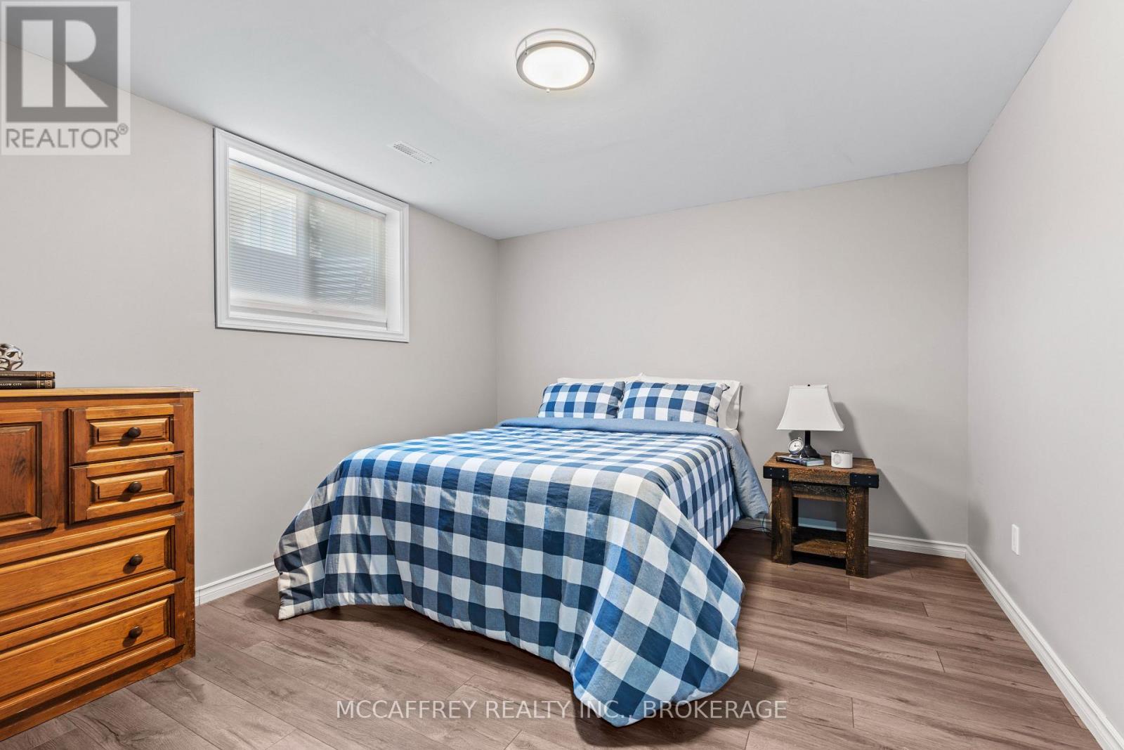 Photo 32 of 25 Staikos Court, Greater Napanee ON