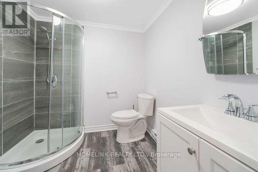Photo 18 of 25 Hercules Court, Brampton ON