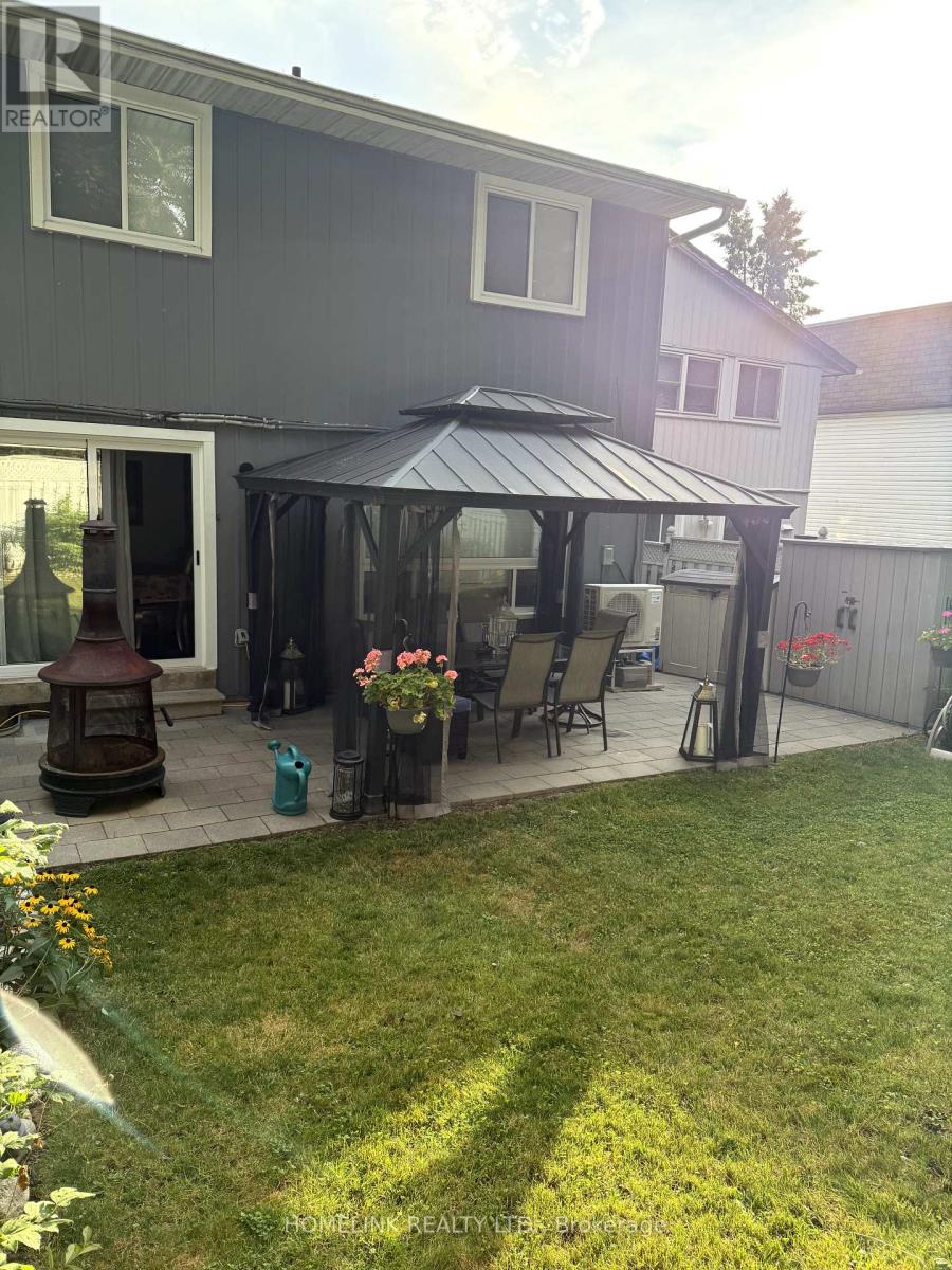Photo 27 of 25 Hercules Court, Brampton ON