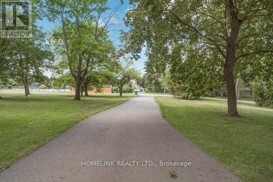 Photo 19 of 25 Hercules Court, Brampton ON