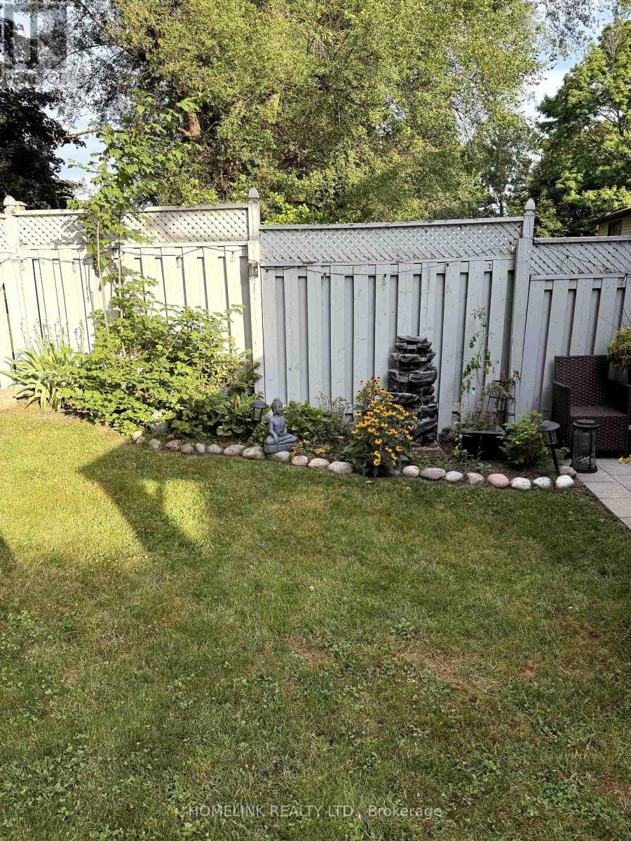 Photo 28 of 25 Hercules Court, Brampton ON