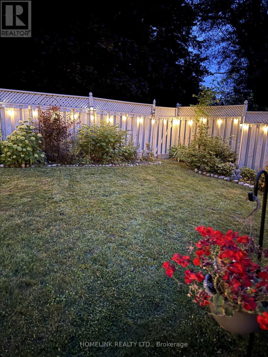Photo 23 of 25 Hercules Court, Brampton ON