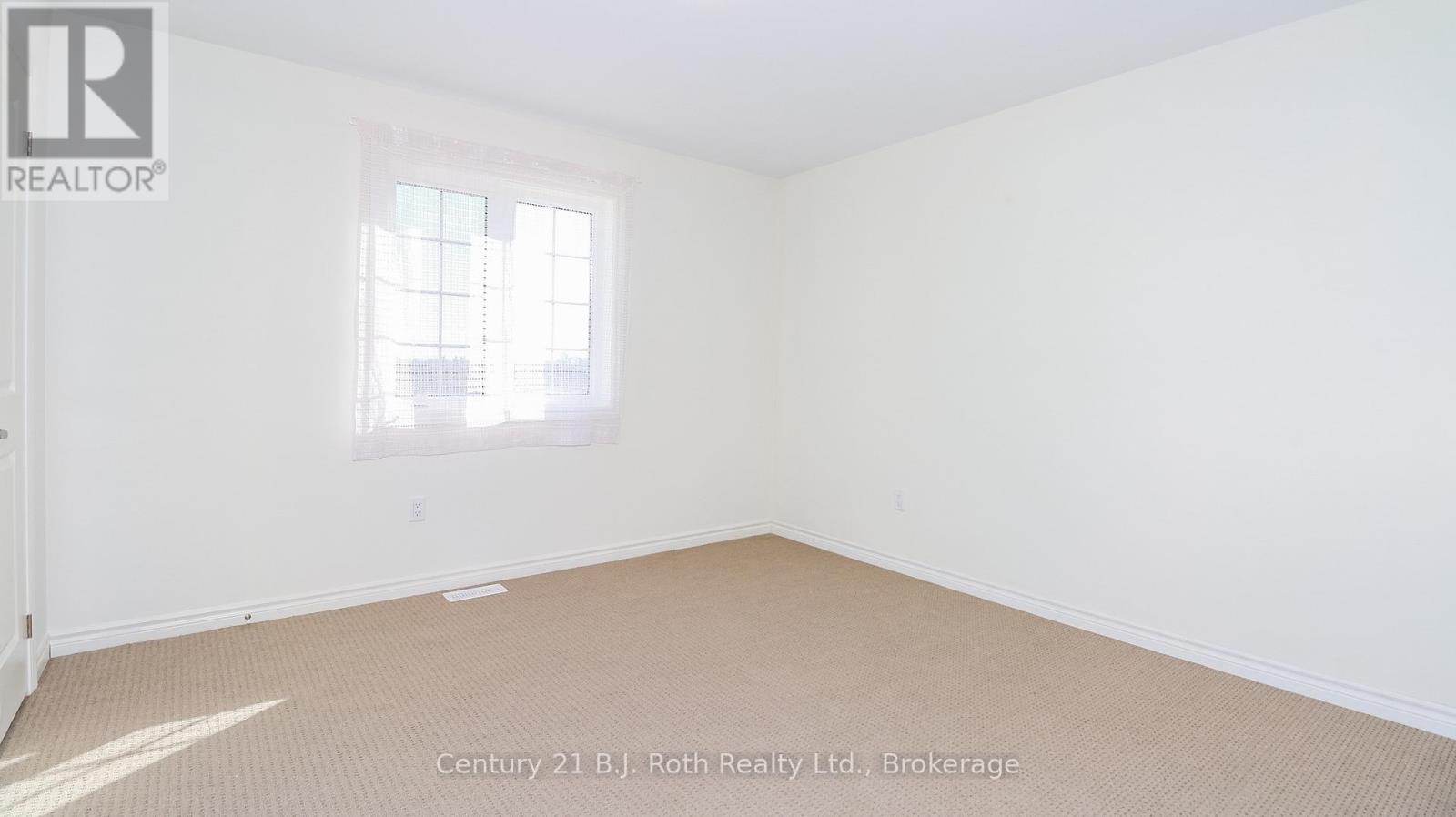Photo 9 of 243 Mckenzie Drive, Clearview ON
