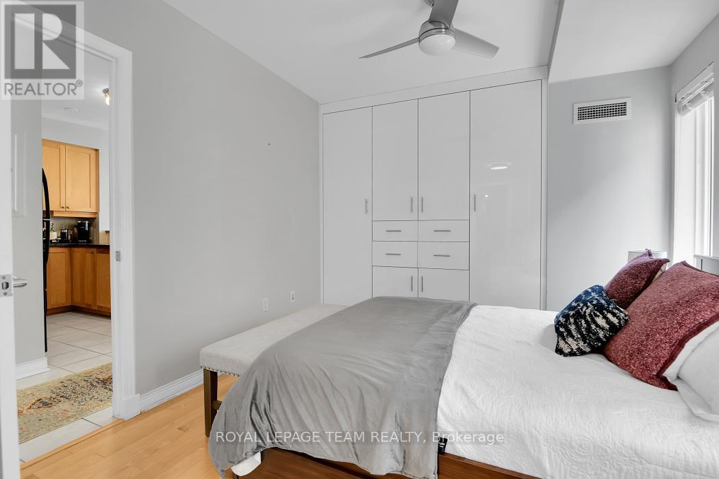Photo 10 of 701 570 Laurier Avenue W, Ottawa ON