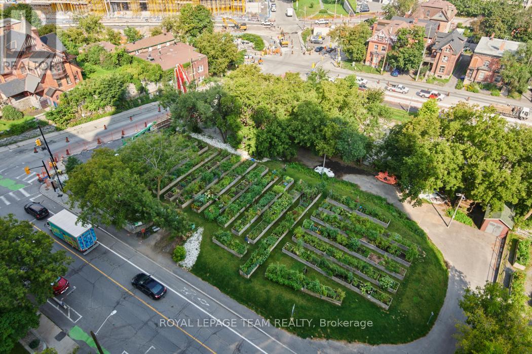 Photo 22 of 701 570 Laurier Avenue W, Ottawa ON