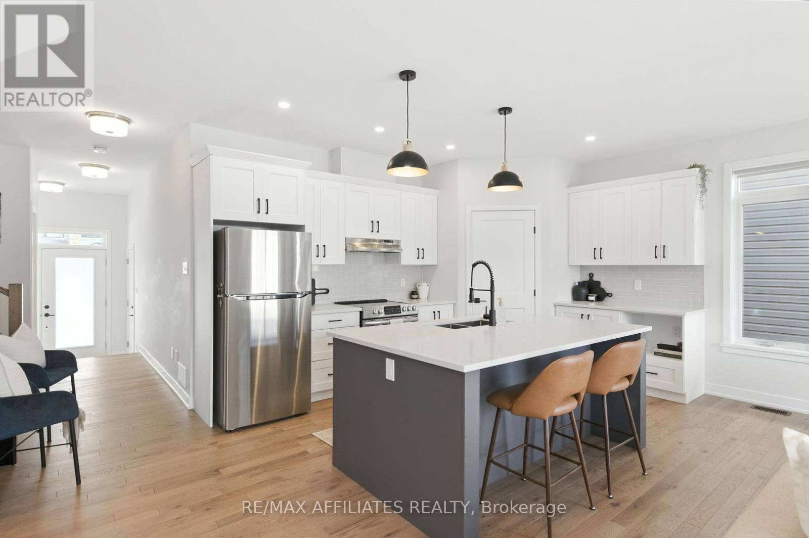 Photo 6 of 142 Thomas Street S, Arnprior ON