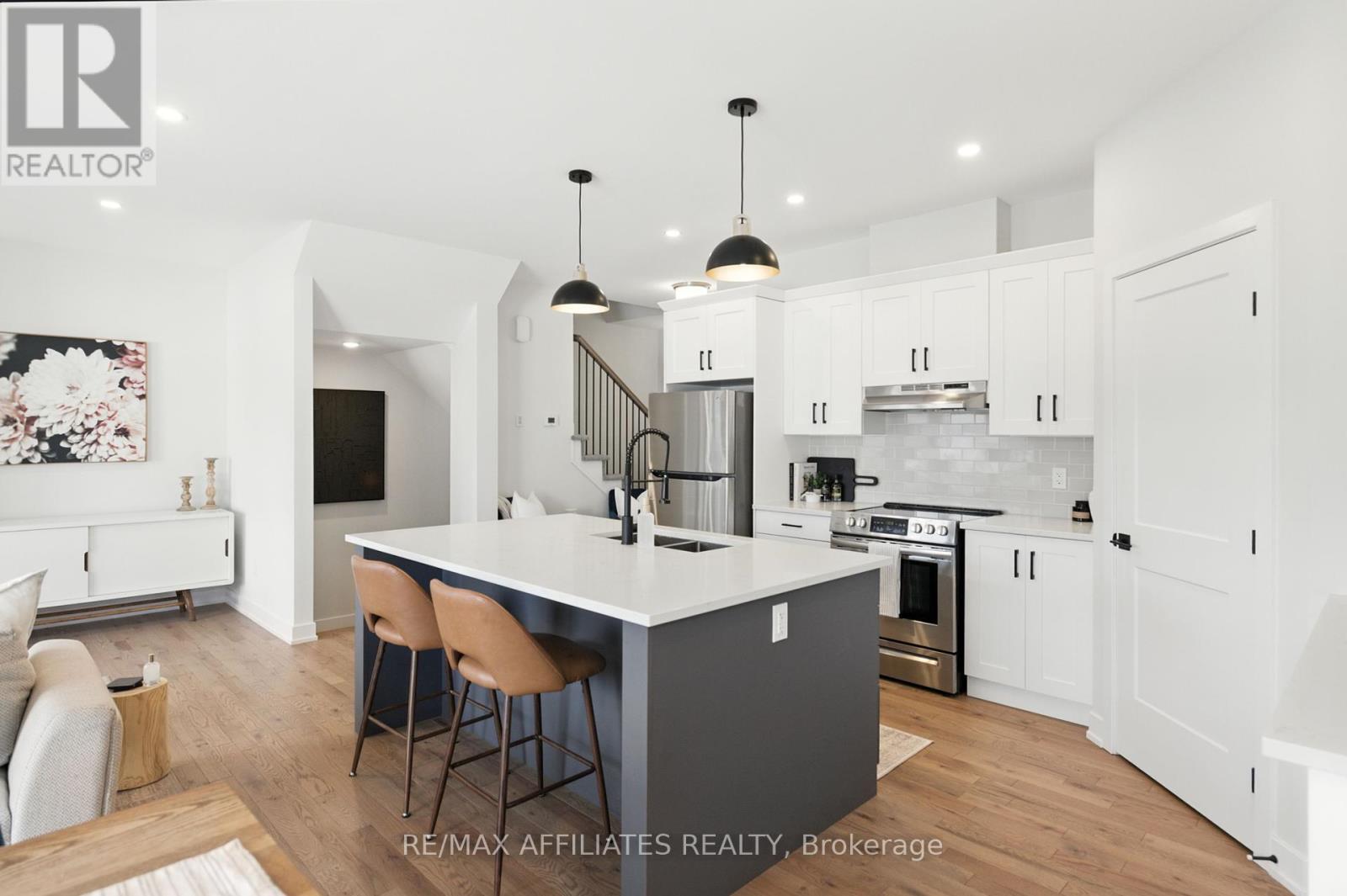 Photo 7 of 142 Thomas Street S, Arnprior ON