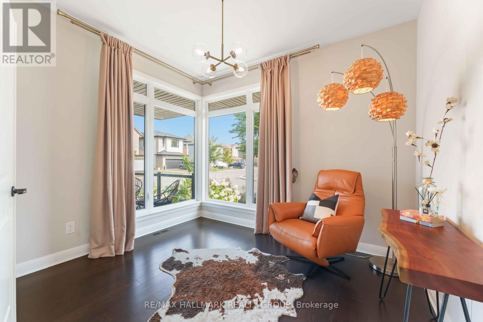 Photo 11 of 155 Escarpment Crescent, Ottawa ON