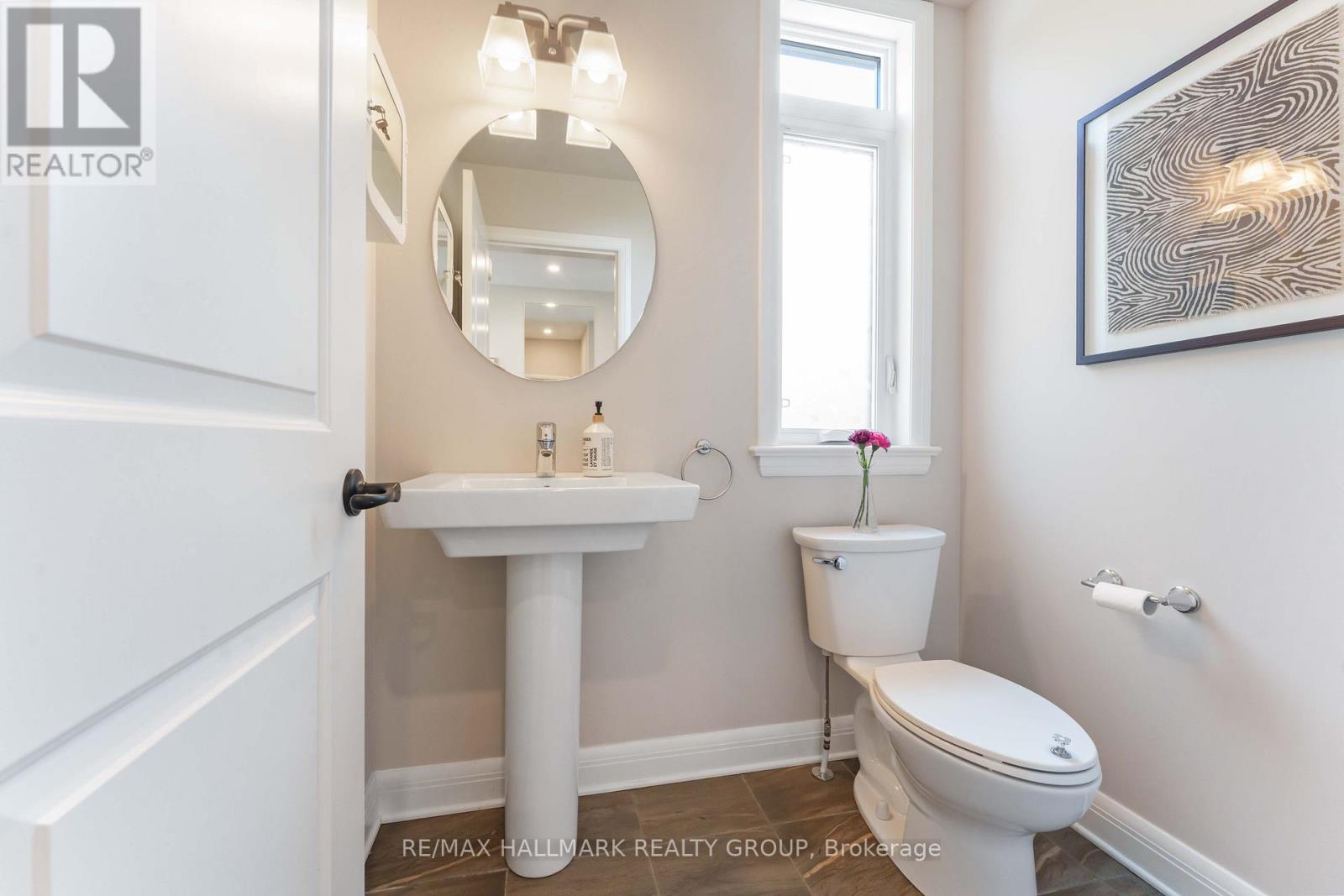 Photo 15 of 155 Escarpment Crescent, Ottawa ON