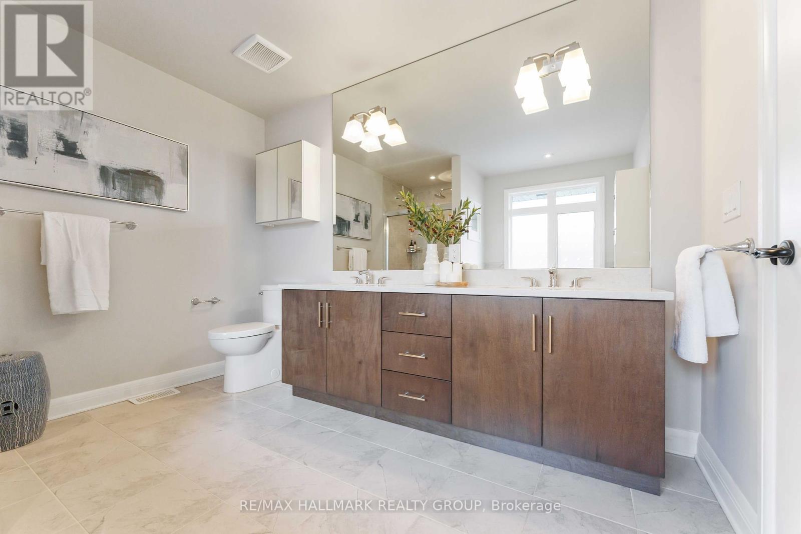 Photo 23 of 155 Escarpment Crescent, Ottawa ON