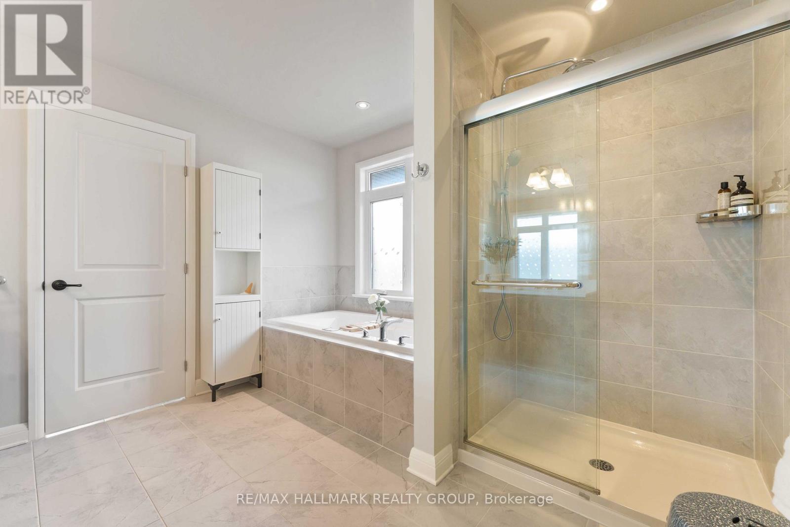 Photo 24 of 155 Escarpment Crescent, Ottawa ON