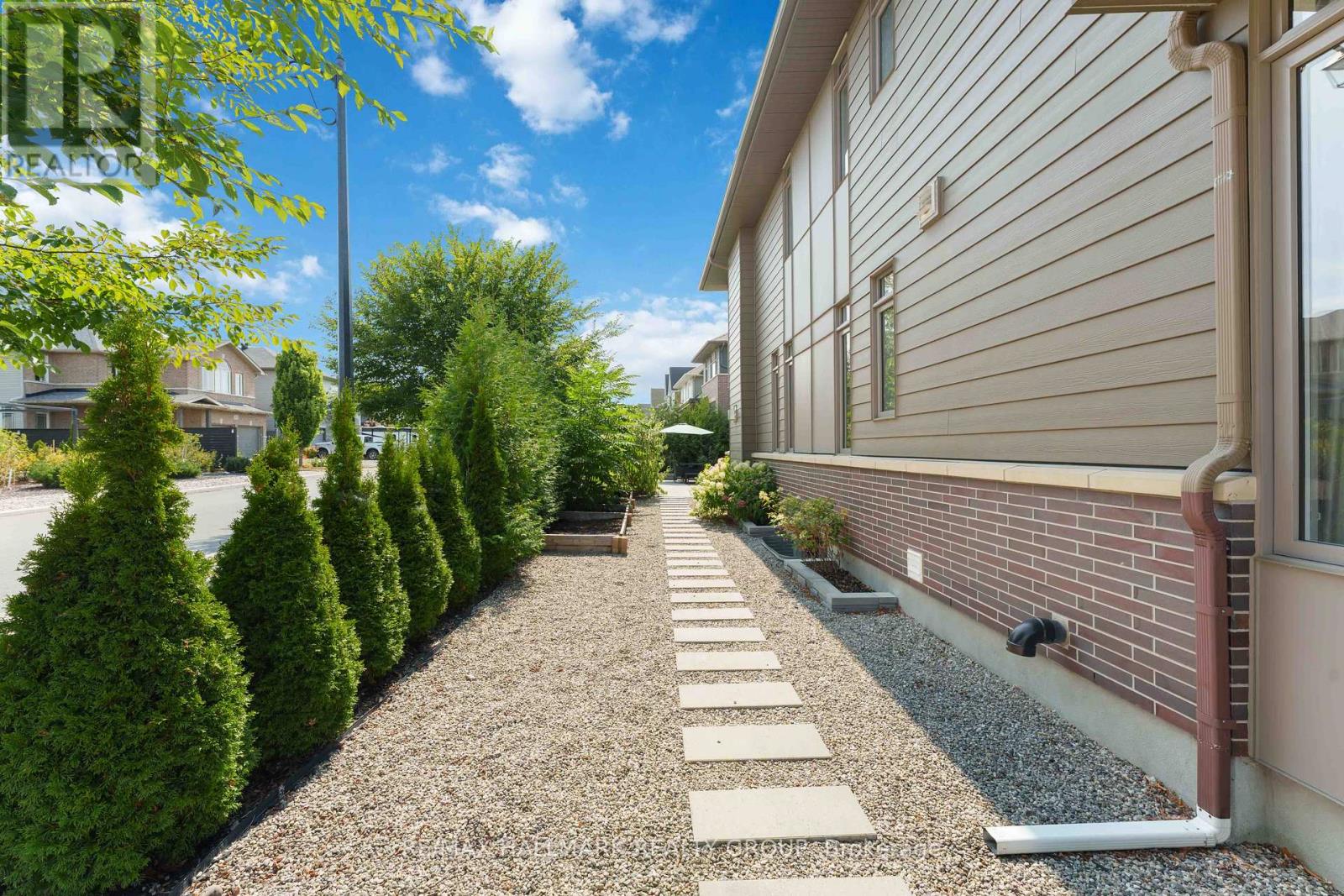 Photo 32 of 155 Escarpment Crescent, Ottawa ON