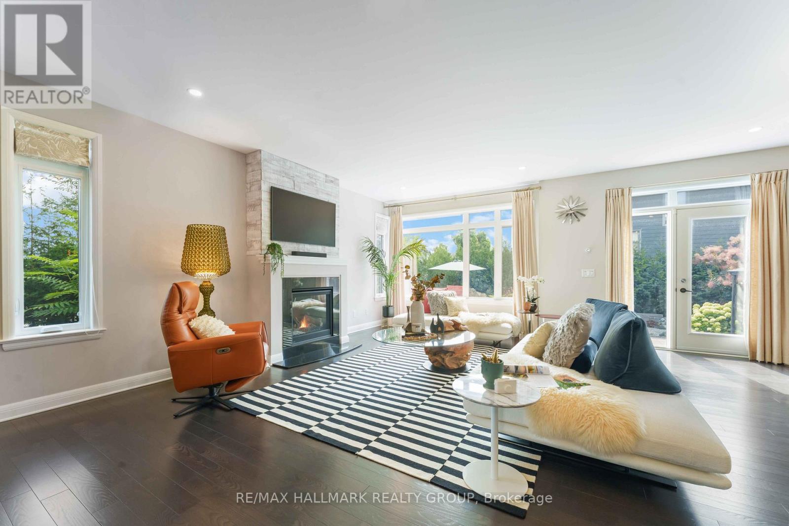 Photo 6 of 155 Escarpment Crescent, Ottawa ON