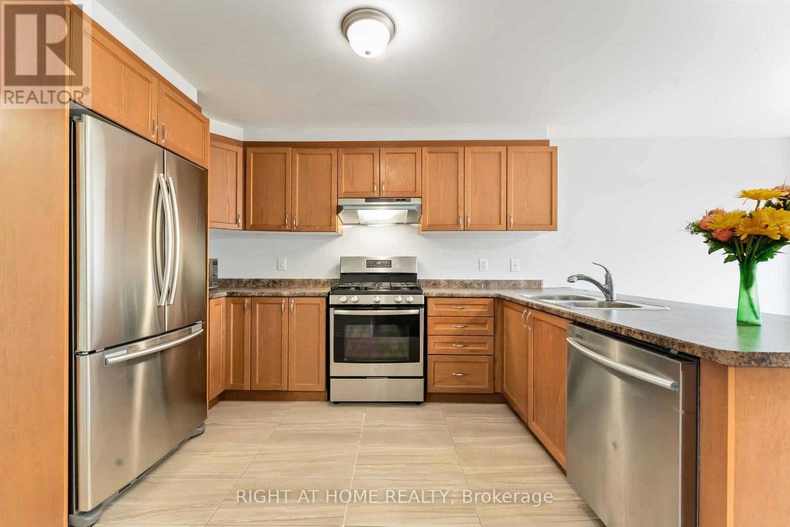 Photo 3 of 333 Rouncey Road, Ottawa ON