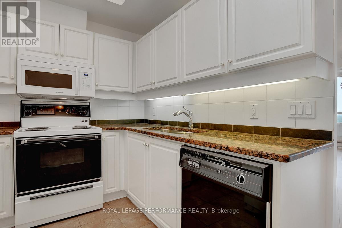 Photo 10 of 2507 1480 Riverside Drive, Ottawa ON