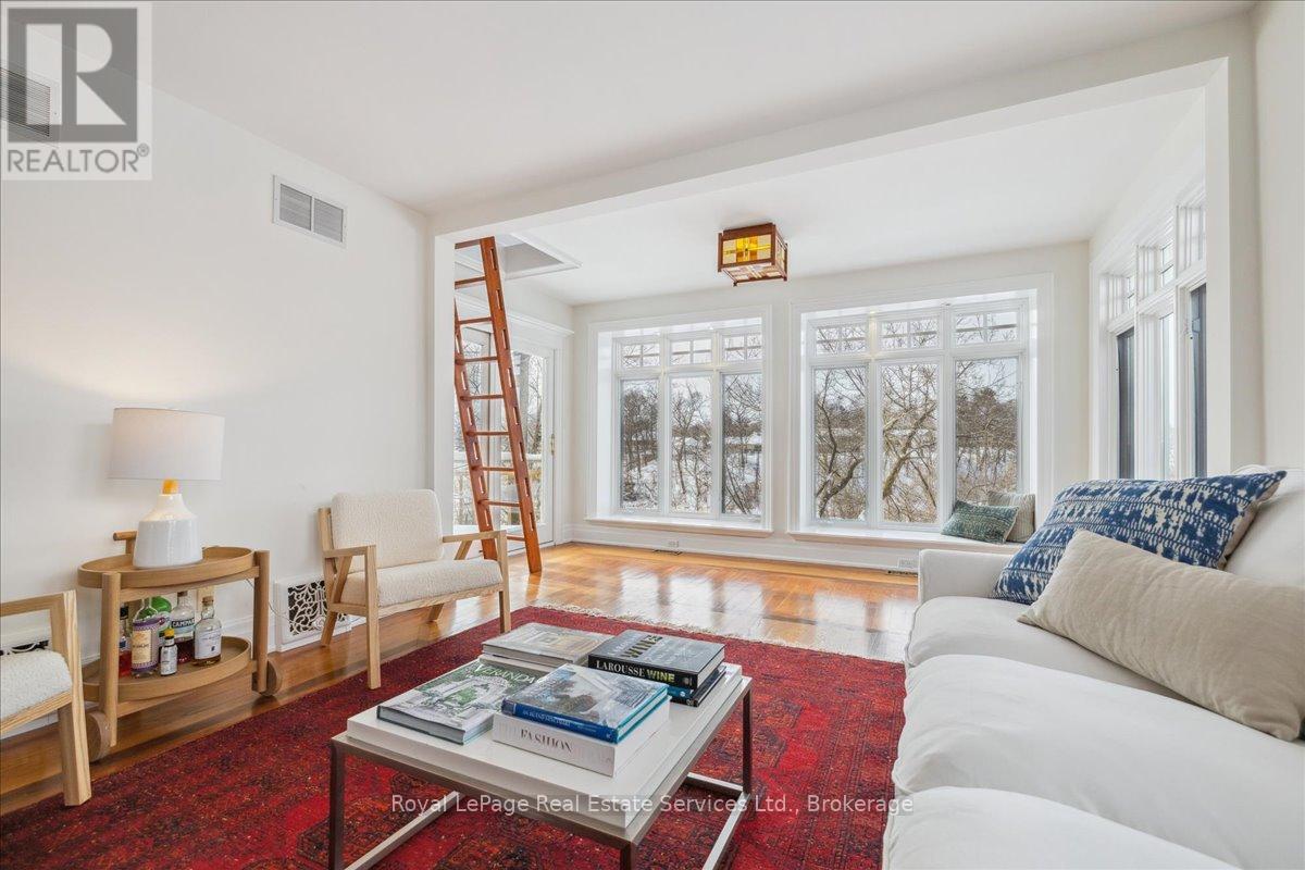 Photo 13 of 213 Randall Street, Oakville ON