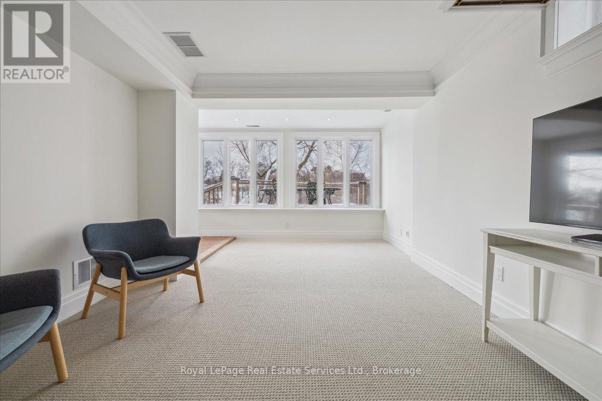 Photo 22 of 213 Randall Street, Oakville ON