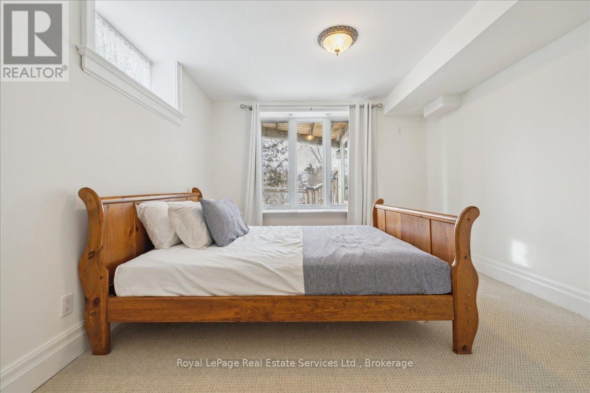 Photo 25 of 213 Randall Street, Oakville ON
