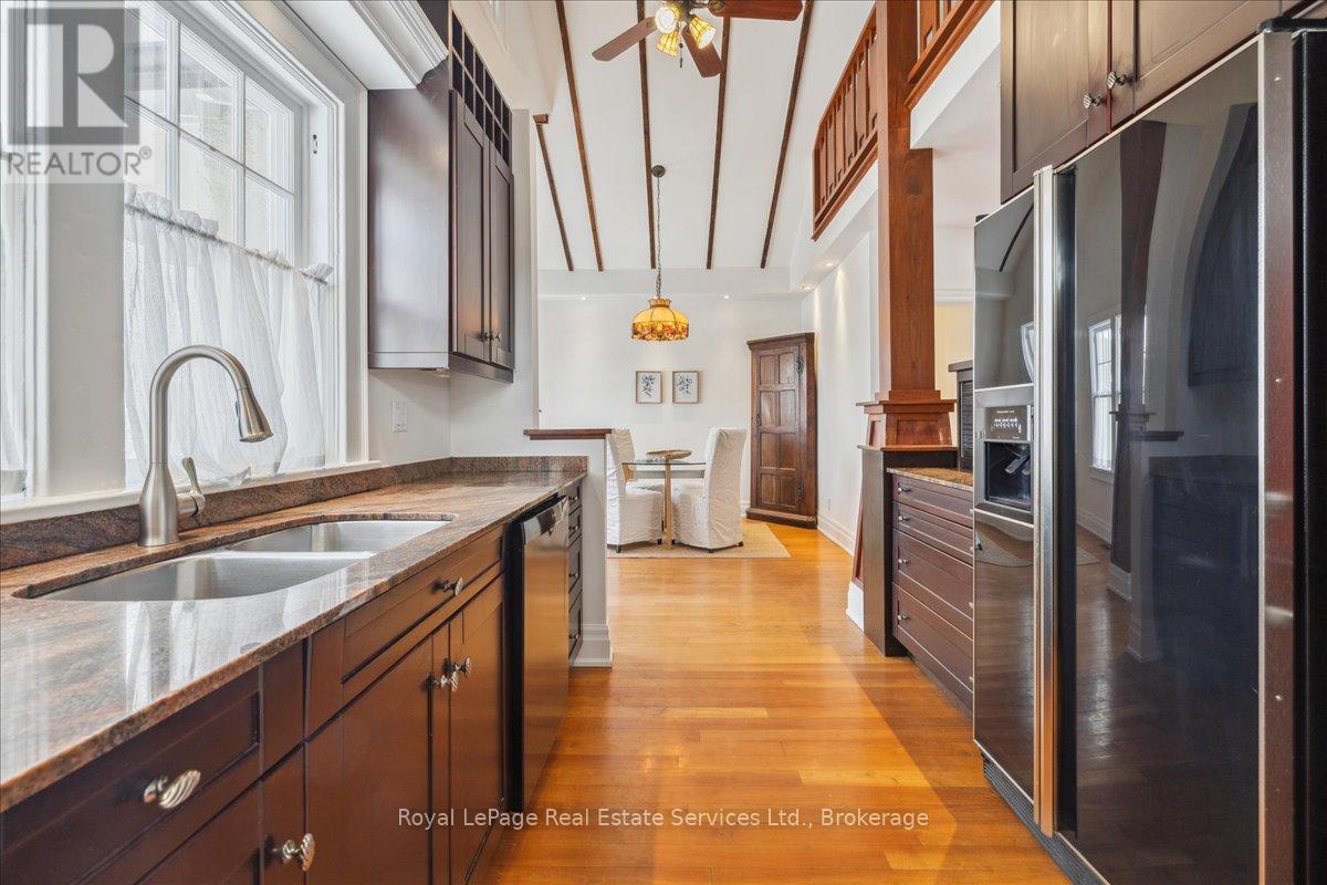 Photo 9 of 213 Randall Street, Oakville ON