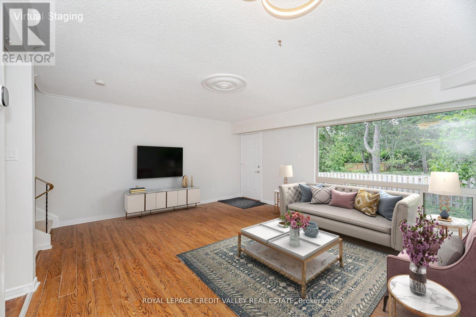 Photo 12 of 2 2 North Street, Barrie ON