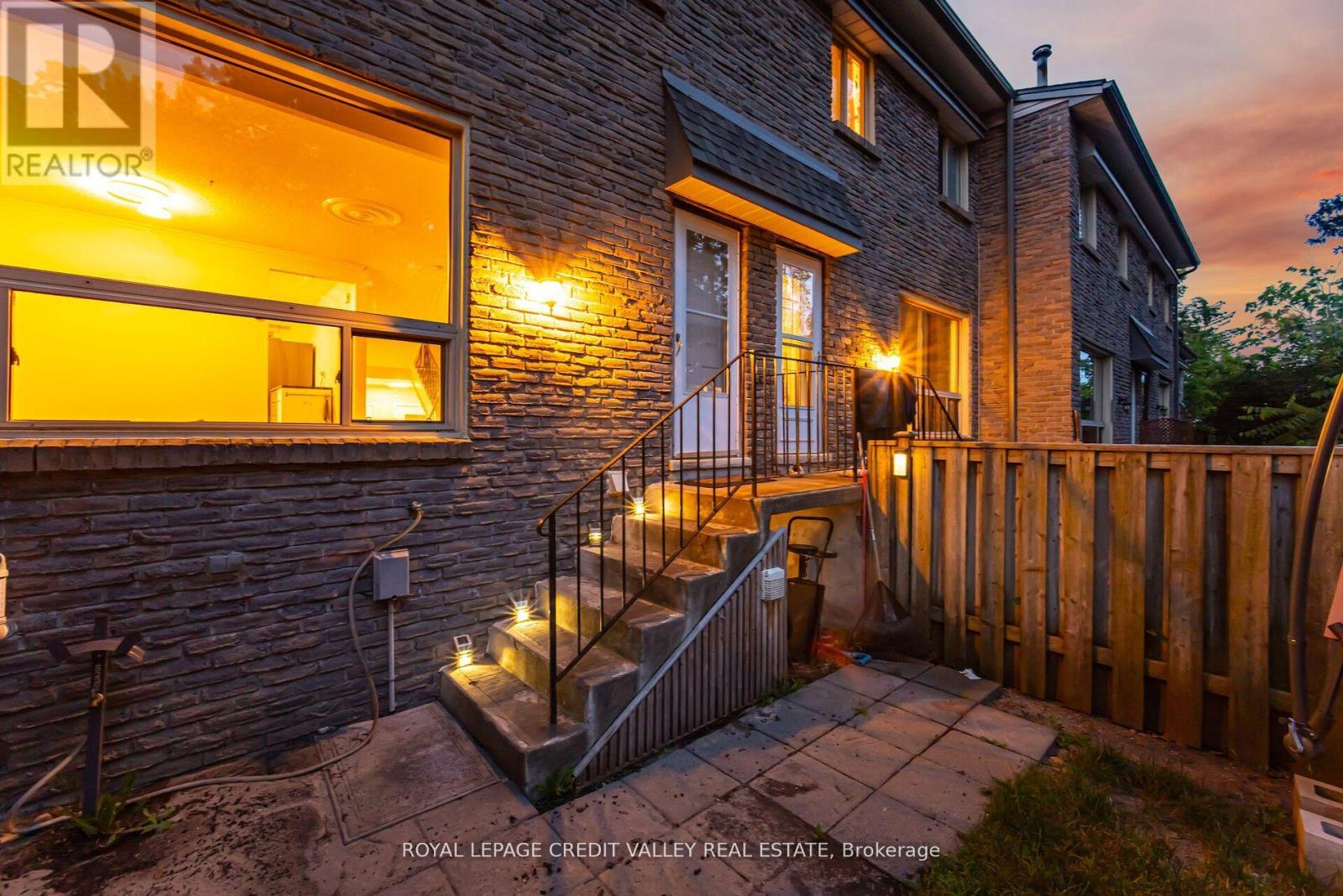 Photo 26 of 2 2 North Street, Barrie ON