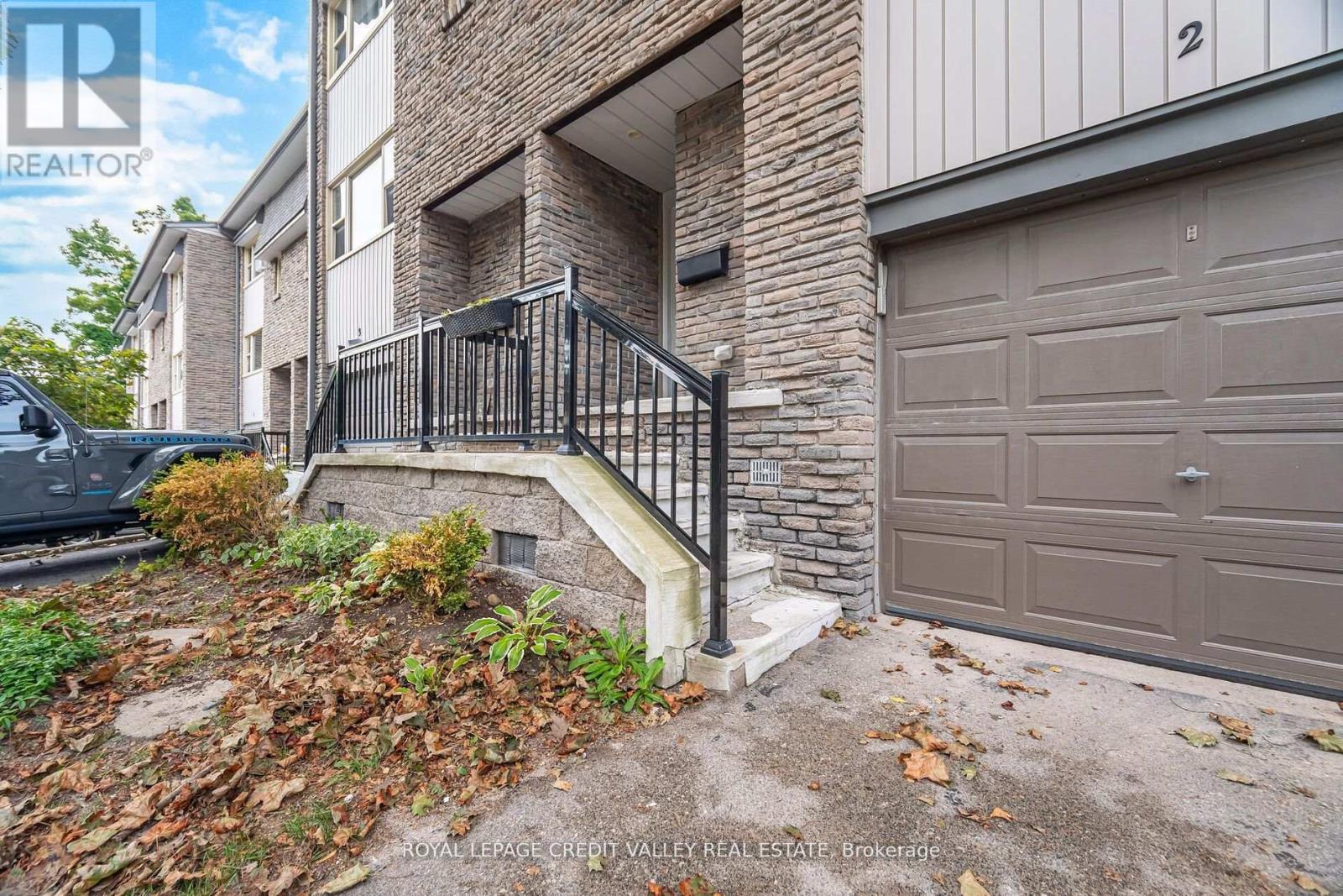 Photo 3 of 2 2 North Street, Barrie ON