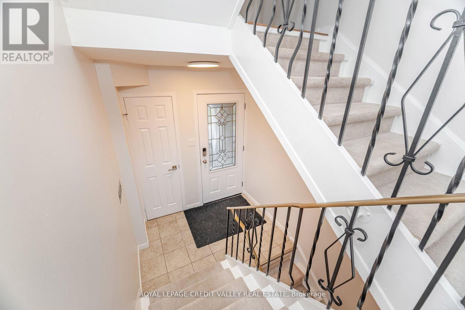 Photo 6 of 2 2 North Street, Barrie ON