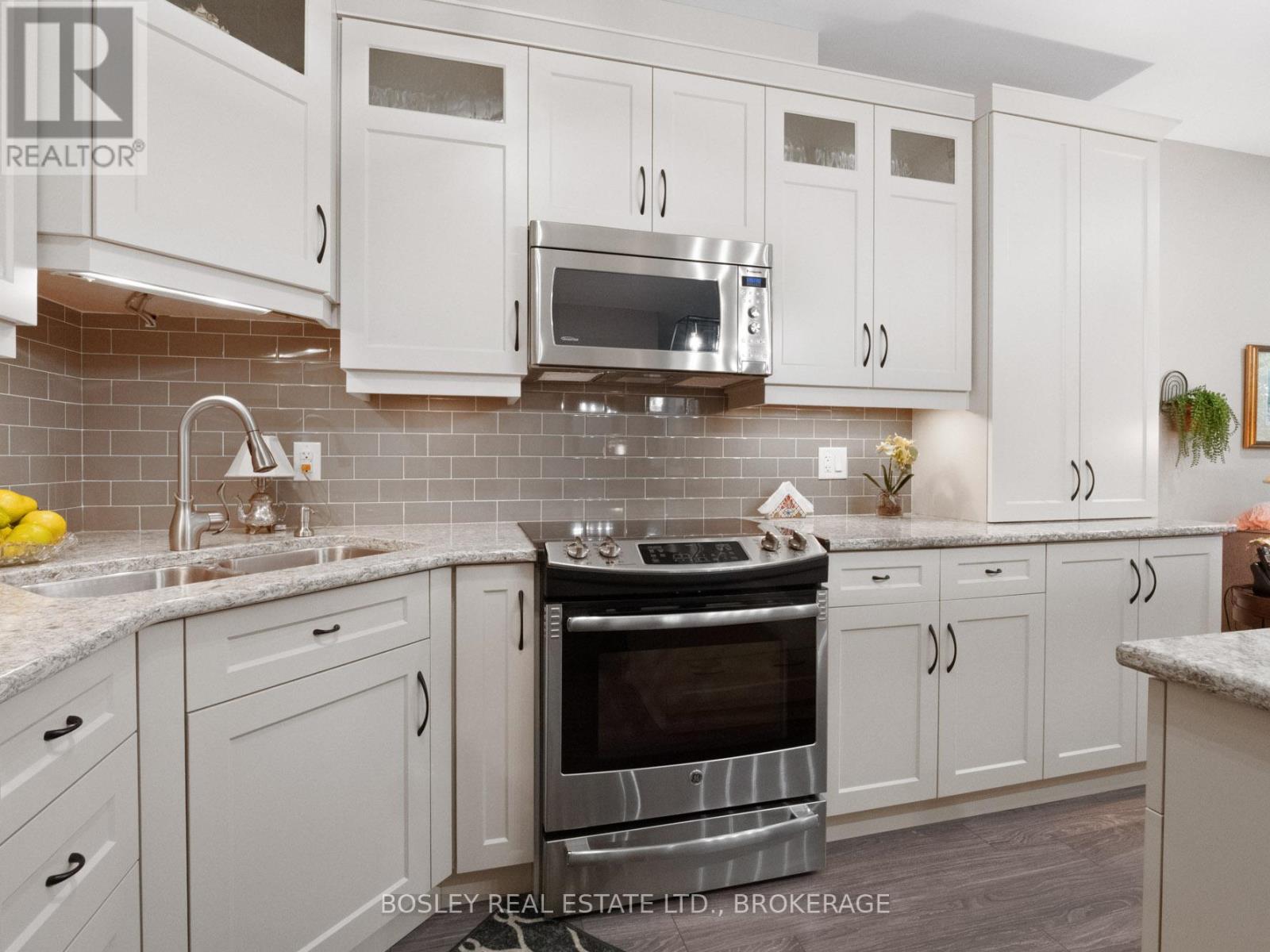 Photo 10 of 202 379 Scott Street, St Catharines ON