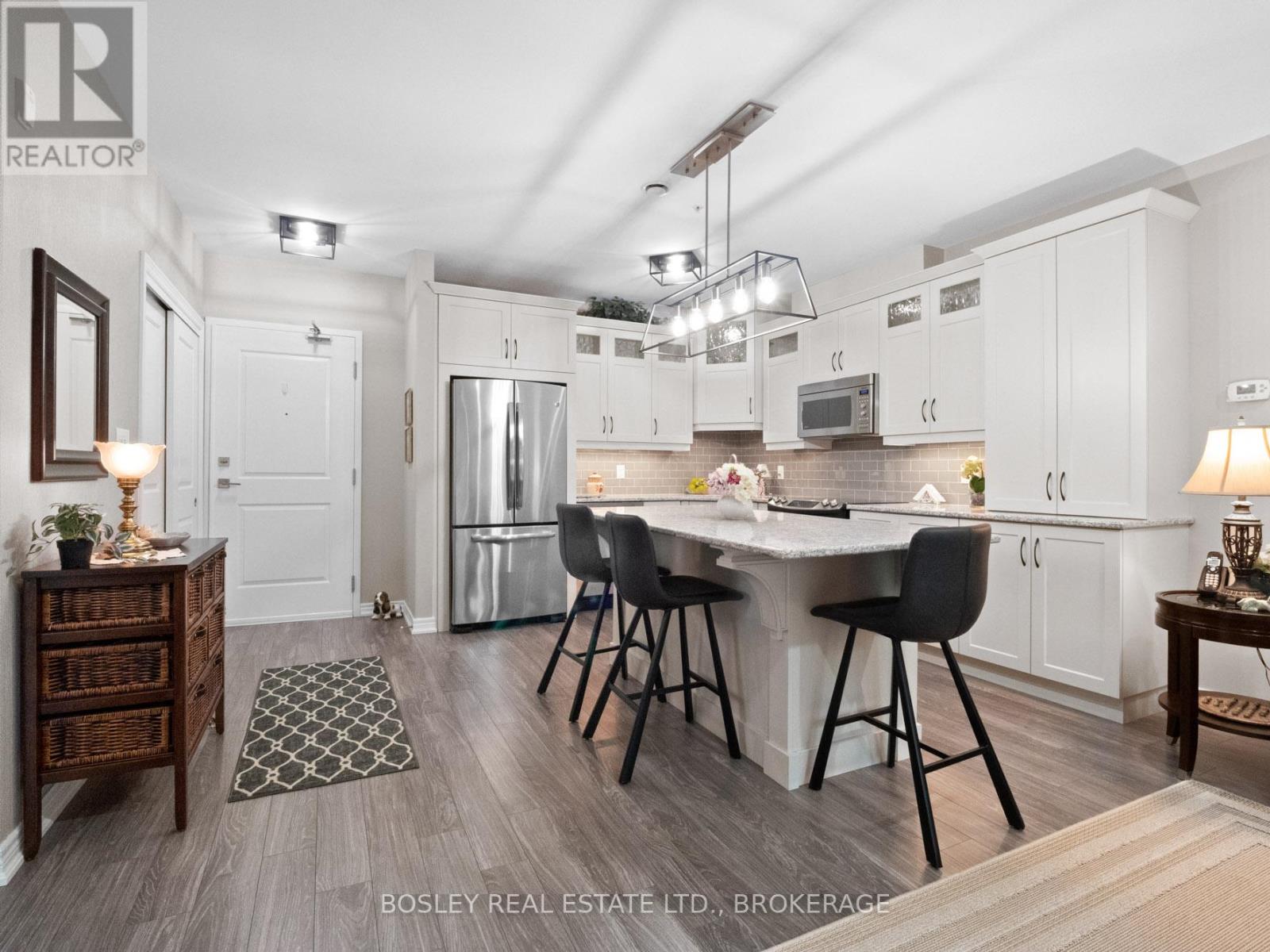 Photo 3 of 202 379 Scott Street, St Catharines ON