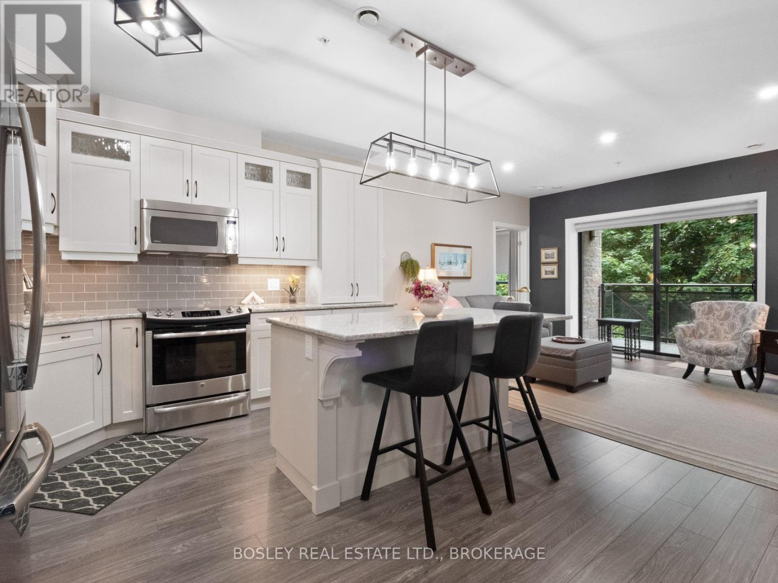 Photo 4 of 202 379 Scott Street, St Catharines ON