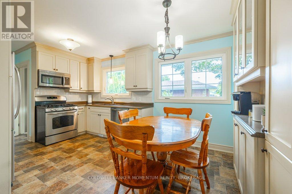 Photo 15 of 4 Appelby Drive, St Catharines ON